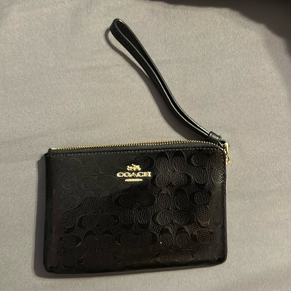Coach wristlet wallet
